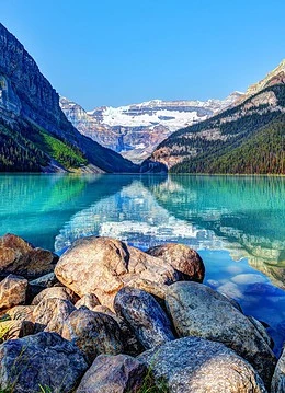 Lacul unui parc natural din Canada