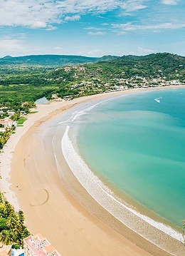 Plaja San Juan del Sur și case