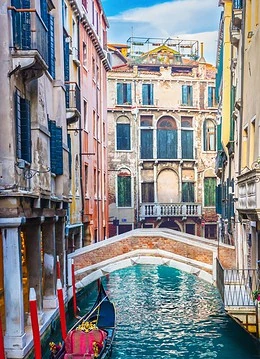 Un cana îngust din Veneția