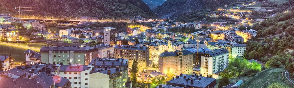 Oraș din Andorra noaptea