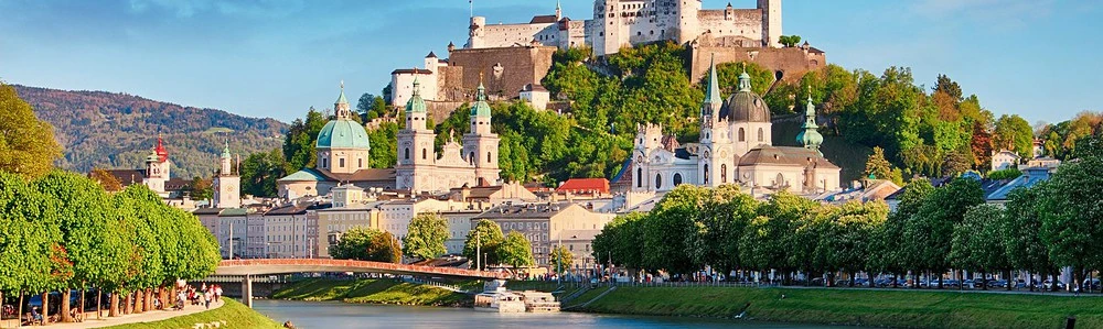 Peisaj panoramic asupra orașului Salzburg