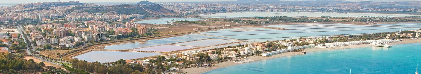 Peisaj panoramic asupra Sardiniei