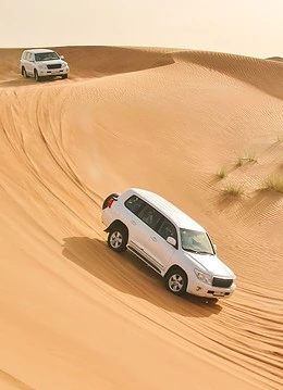 Plimbare cu Jeep-ul in deșert