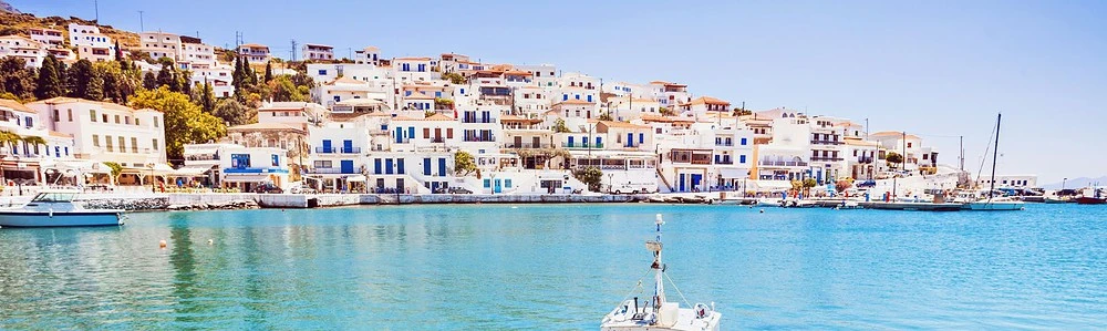 Un port în Andros 