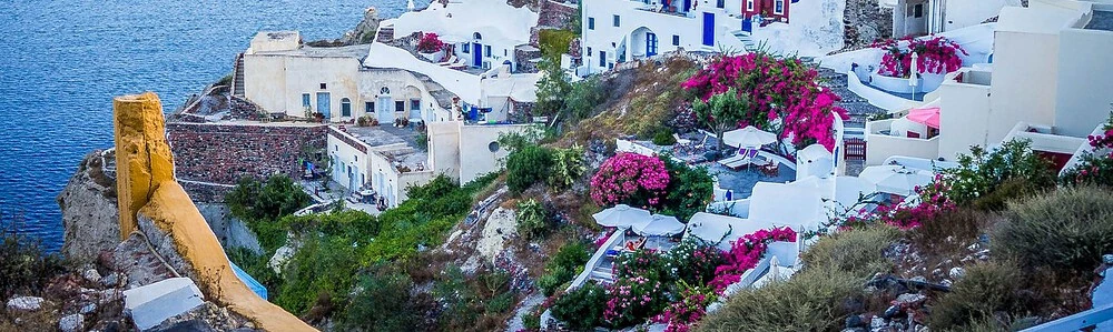 Peisaj panoramic din Santorini