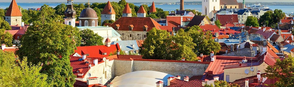 Vedere panoramică asupra unui oraș din Estonia