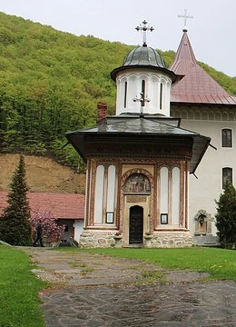 O biserică din Călimănești