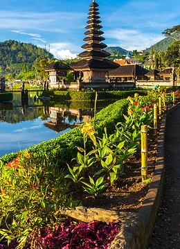 Templul Pura Ulun din Bali