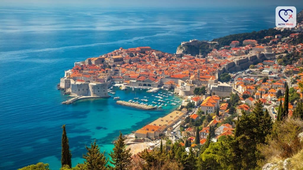 Peisaj panoramic al zonei de coastă din Dubrovnik