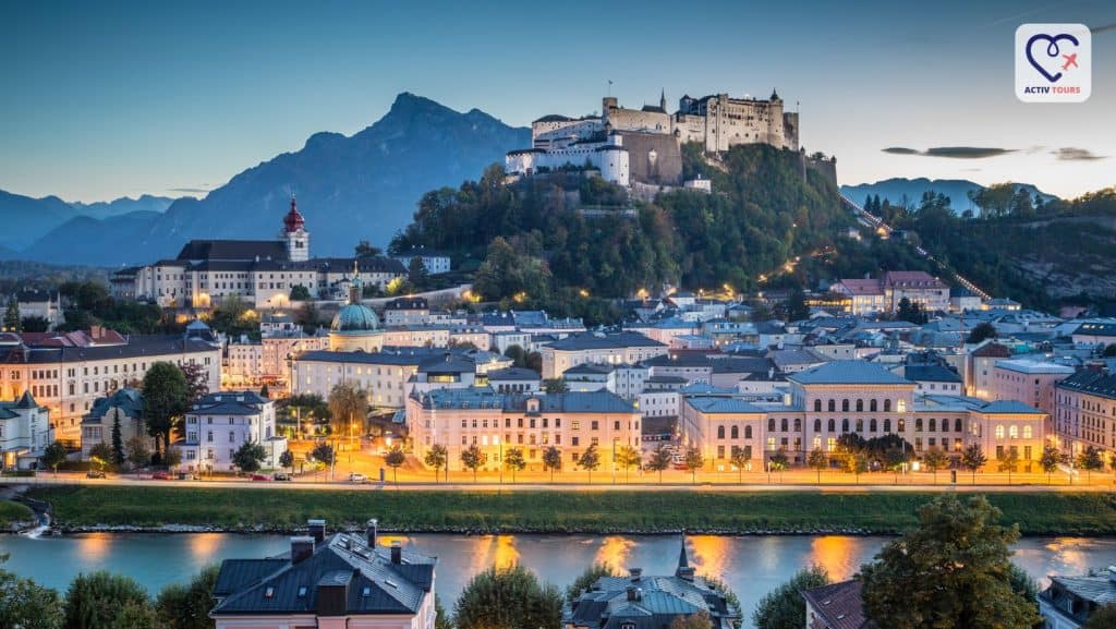 Peisaj panoramic al orașului Salzburg din Austria