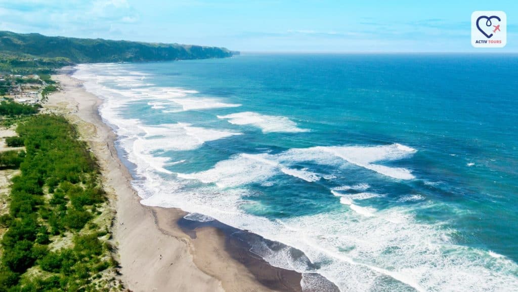 Peisaj panoramic al plajei nusa dua din Bali