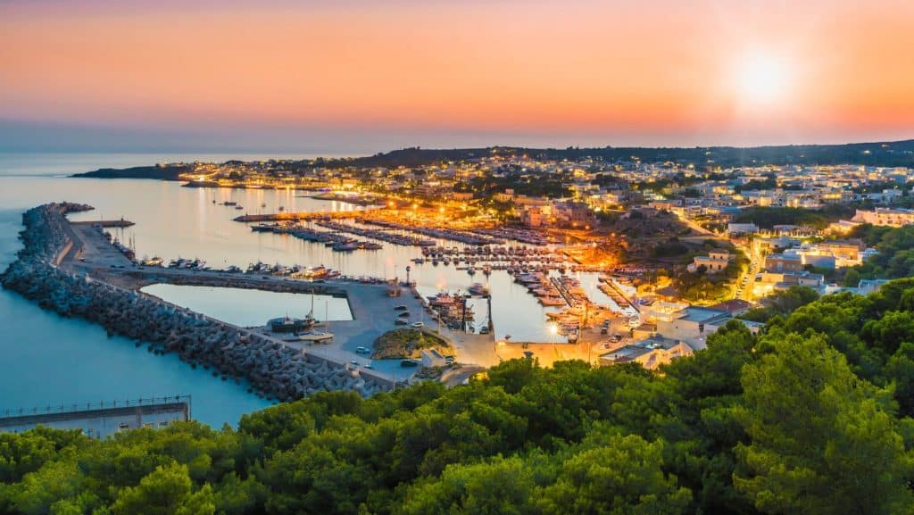 Santa Maria di Leuca la apusul soarelui în Puglia.