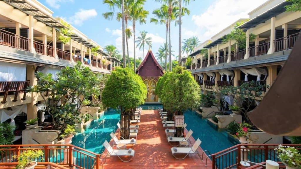 Exteriorul unui hotel din Phuket