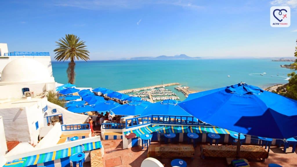 Peisaj panoramic cu o zona de vacanta in tunisia