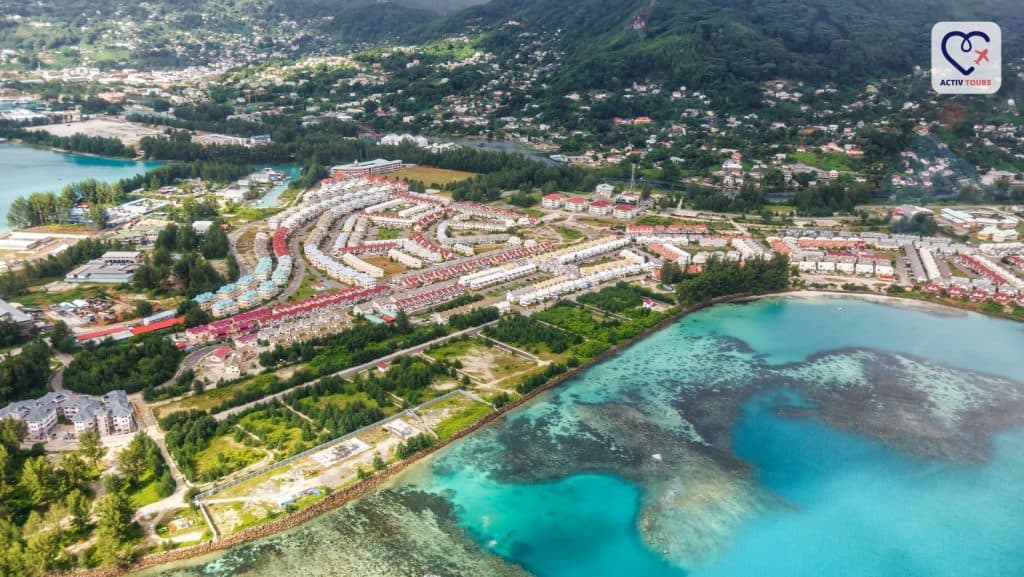 Peisaj panoramic al unei insule din Seychelles