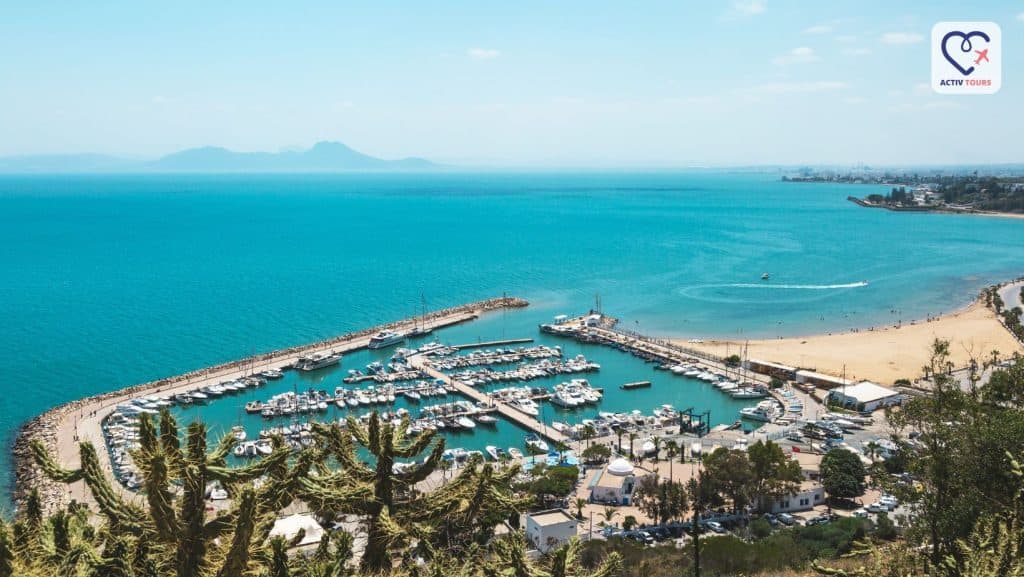 Peisaj panoramic al plajei sidi bou said